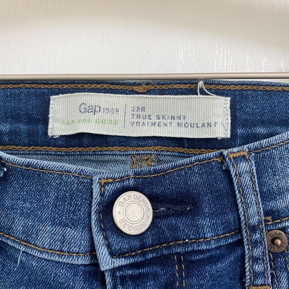 Gap Skinny Jeans - Picture 3 of 3